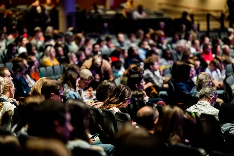 El poder que sube desde abajo: cómo las asambleas vecinales están cambiando quién manda en el municipio