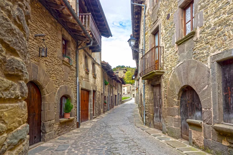 Fuera del circuito: cómo los territorios periféricos están inventando su propio turismo
