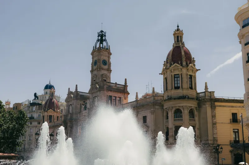 Cuando los vecinos deciden: cinco municipios españoles que se reinventaron desde la participación ciudadana